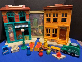 Rare Vintage Fisher Price Little People Play Family Sesame Street Play Set House