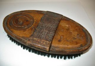 Antique VTG Boars Head in Horseshoe Leather Horse Grooming Brush 2
