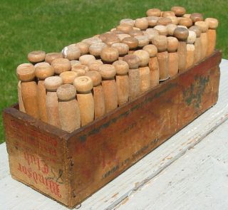 Vintage Primitive Wood Laundry Clothespin Windsor Cheesebox Caddy Display Old