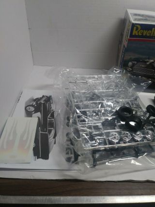 Revell ' 55 Chevy Street Machine 1:24 Scale Open Box 3