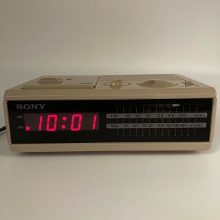 Vintage Sony Dream Machine Digital Alarm Clock Radio Am/fm Icf - C2w Latte,