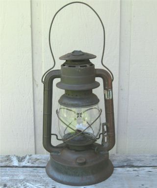 Antique Dietz D - Lite No.  2 Barn Lantern With Dietz Di - Lite Loc - Nob Globe H