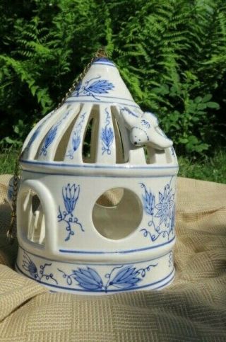 Vintage Porcelain Handpainted Chinese Bird feeder RARE Blue&White Gazebo w/chain 3