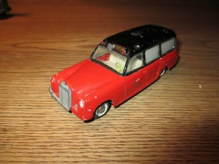 Tekno Denmark - Rare No 731/32 Red / Black - Mercedes - Benz - Ambulance - 1960 