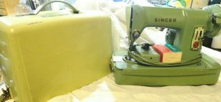 1958 Rare Vintage Green Singer 185j Sewing Machine W/ Case Attachments