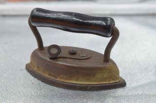 Antique Vtg Miniature Removable Sad Iron Trivet 3 1/4 " Salesman Sample Kids Toy