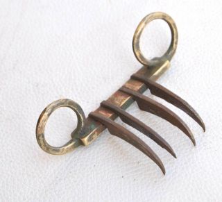Vintage Rare Mughal Maratha Sikh Steel N Brass Baghnakh Wagh Nakh Bichwa Dagger
