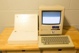Rare Vintage Macintosh Plus 1mb M0001a,  Keyboard,  2 Official Boxes