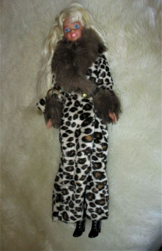 Vintage 1975 Barbie Doll Fashion Avenue Long Leopard Fur Coat Boots Purse Rare