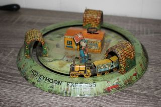 Antique Tin Litho Wind Up Toy MARX HONEYMOON EXPRESS Rare Version with flagger 2