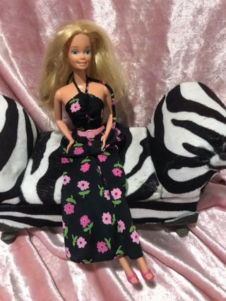 Vintage Barbie Tnt Black And White Lable Floral Dress Great Face See Photos