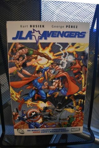 Jla Avengers Dc Marvel Tpb Very Rare Oop 2008 Kurt Busiek & George Perez Batman