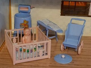 5 Vintage Miniature Renwal Dollhouse Baby Doll Nursery Playpen Stroller Washer,