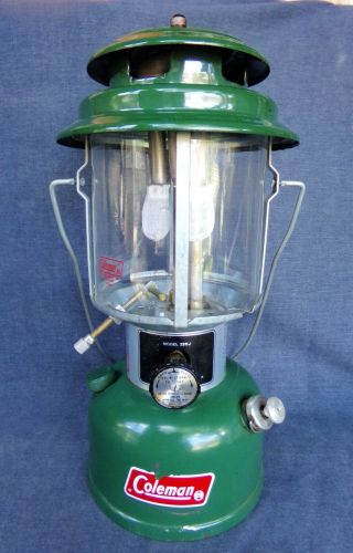 Vintage Coleman Model 220j 2 Mantle Lantern With Spark Igniter 11 76 Mfg.  Date