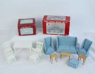 Vtg Town Square Miniatures Dollhouse Doll Set Dining Table Oak Living Room,  Box