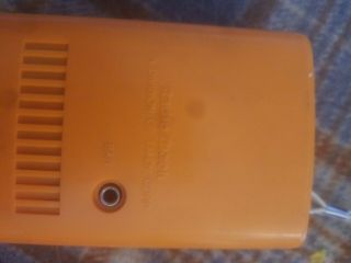 Vintage Realistic AM Rare Orange Pocket Radio RadioShack 23 - 464 2