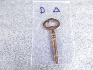 Vintage Non - Singer Treadle Sewing Machine Drawer Key Triangle Tip D