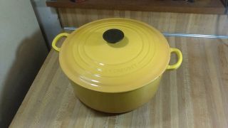 Le Crueset 28 Enamel Cast Iron Stock Pot/lid,  Yellow,  7 1/4 Qt.  Rare,  Vg