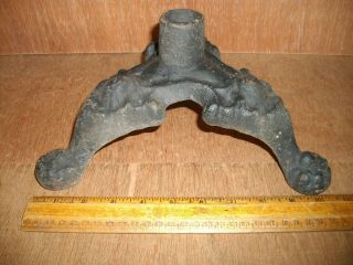 T667 Antique Cast Iron Claw Foot Flag Pole Stand Holder