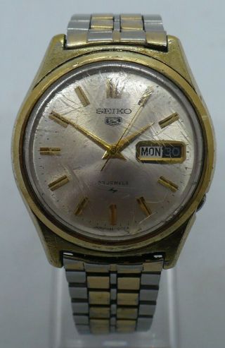 Vintage Seiko 5 23 Jewel 5126 - 7010 Automatic With Day/date Wristwatch Runs Well