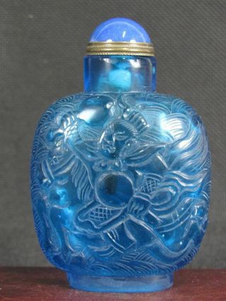 Chinese Ancient Generals Carved Blue Peking Glass Snuff Bottle