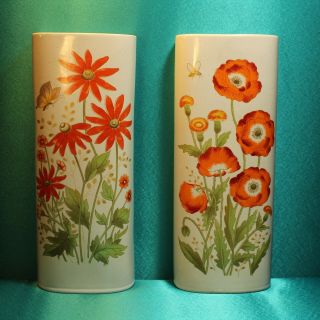2 Porcelain Wall Pocket Vase Pair 8.  5 " Mid Century Modern Vintage Retro Poppies