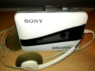 Sony Wm 38/68 Walkman Personal Stereo Cassette Player White Vintage Rare Japan