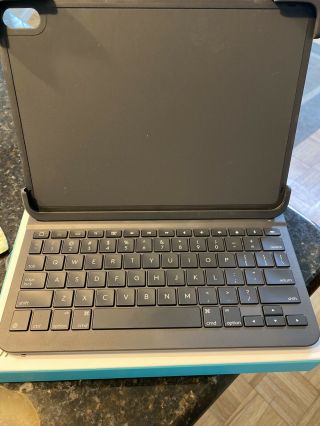 Rarely Logitech Slim Folio Pro Case Backlit Bluetooth Keyboard Ipad Pro 11