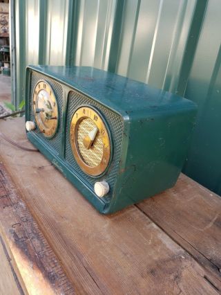 Vintage Rare Green Silvertone Bakelite Tube Radio Antique Estate