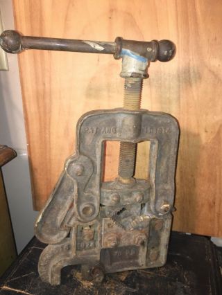 Antique Reed Pipe Vise Machinist Blacksmith,  Farm Tool Pipefitter