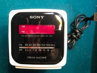 Sony Icf - C121 Dream Machine Am/fm Alarm Clock -