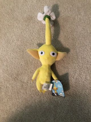 Official World Of Nintendo Yellow Pikmin Plush 7.  5” Inch Flower Rare
