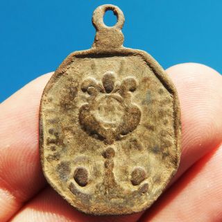 ANTIQUE BLESSED VIRGIN RELIGIOUS MEDAL OLD 17th CENTURY HOLY GRAIL PENDANT FOUND 2