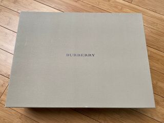 Burberry Beige Empty Gift Box For Boots Or Handbag 17.  75 X 13 X 4.  75 Rare Find