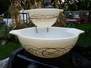 Rare Vintage Pyrex Golden Scroll Chip And Dip Bowls With Bracket
