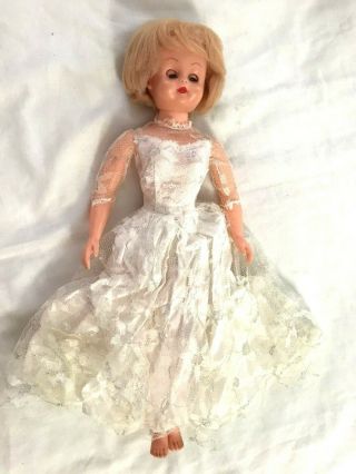 Beautifull Vintage 17 Inch Ok Kader Fashion Doll In Wedding Dress