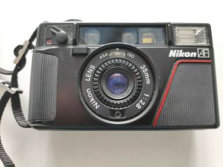 Nikon L35 AF 35mm f/2.  8 Point&Shoot Film Camera 