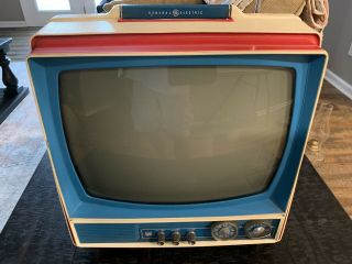 Vintage GE General Electric TV SF2100AME 12 SE Chassis Red White Blue (Rare) 2