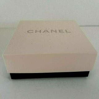 Chanel Logo Pink Black Empty Gift Box 8 X 8 X 3.  5 Inches 2006 Rare