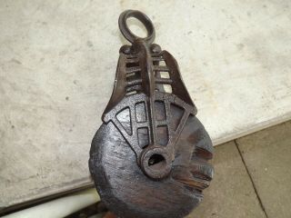 CAST IRON WOOD PULLEY ANTIQUE VINTAGE BARN BLOCK TACKLE RUSTIC H - 221,  H22 2
