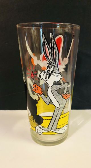 1976 Pepsi Collector Series Warner Bros Glass: Bugs Bunny And Yosemite Sam Rare