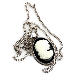 Vintage Antique Sterling Silver Black & White Glass Cameo Pendant Chain Necklace