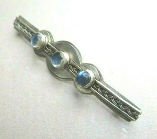 ANTIQUE EDWARDIAN ARTS AND CRAFTS SILVER AND MOONSTONE BROOCH / PIN 2