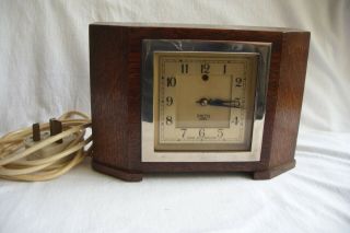 Early 20th Century Smiths Sectric Oak Cased Mantle Clock.