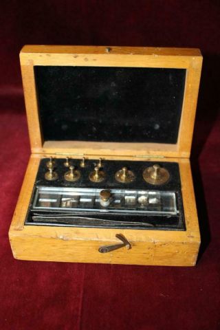 Vintage Fisher Scientific Gram Pharmacy Weight Set 2488 W/wood Box