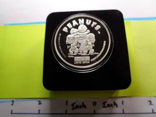 SNOOPY PEANUTS 2000 CHARLIE BROWN LUCY LINUS 999 SILVER COIN SHARP RARE CASE 2
