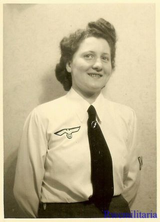 Port.  Photo: Rare Female Uniformed Wehrmacht Blitzmädel Helferin Girl; 1942