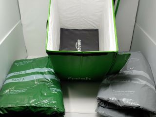 Amazon Fresh Reusable Green Tote Bag Collectible w/ Insulation Blankets RARE 2