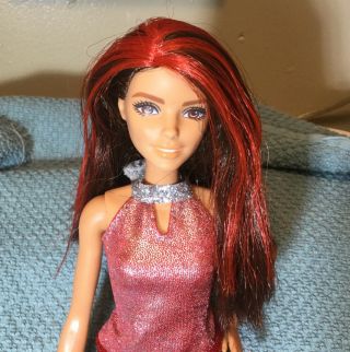 RARE HTF Fashionista Barbie Doll W Brown & Red Hair Latina Tan Skin,  Cute Outfit 2