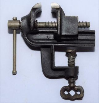Antique Benchtop Cast Iron Vise - 1 1/4 " Wide Jaw - No Maker 